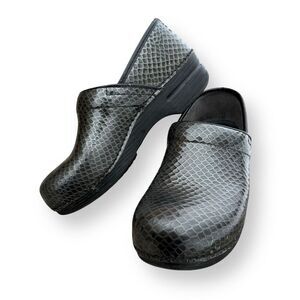 Dansko XP Women's Black Snake Pring Clogs Size 9.5-10 Slip-Resistant Work Shoes